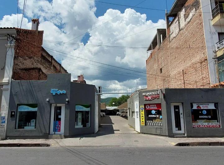 Local comercial · 140m²