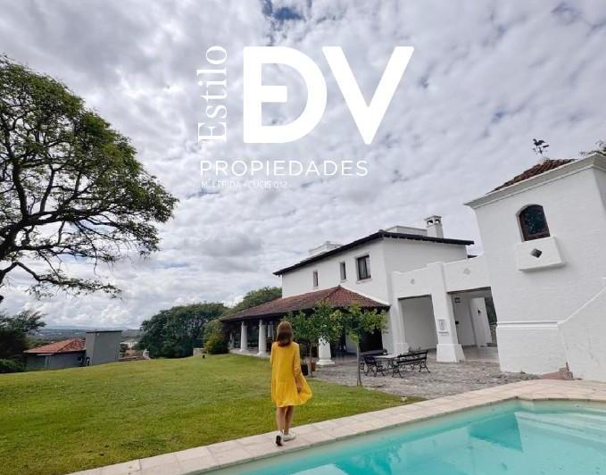 Casa · 500m² · 6 Ambientes · 2 Cocheras