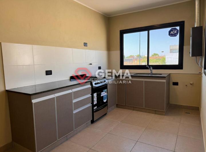 Casa · 93m² · 4 Ambientes · 1 Cochera