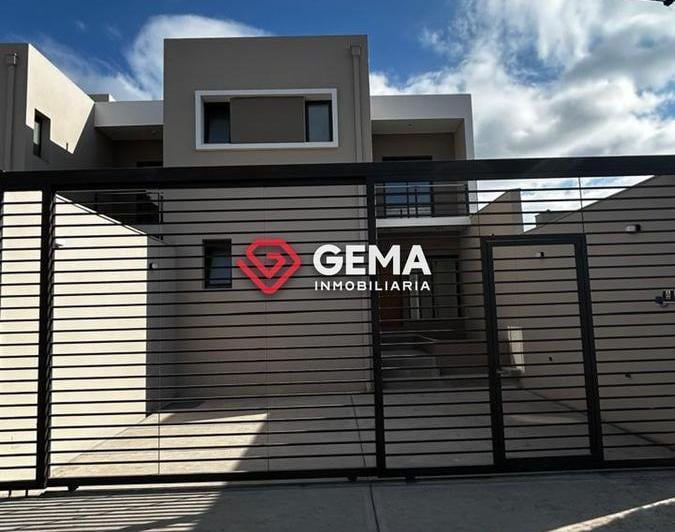 Casa · 150m² · 4 Ambientes · 1 Cochera