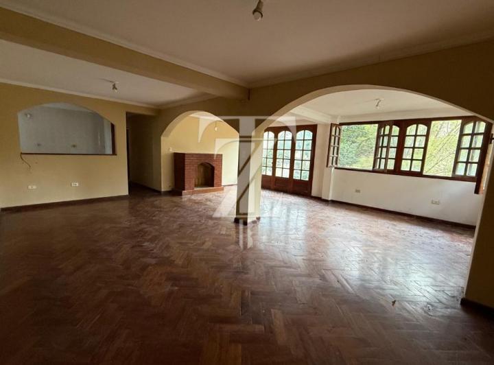 Departamento · 93m² · 7 Ambientes · 1 Cochera