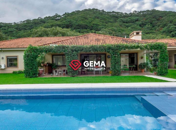 Casa · 510m² · 12 Ambientes · 2 Cocheras