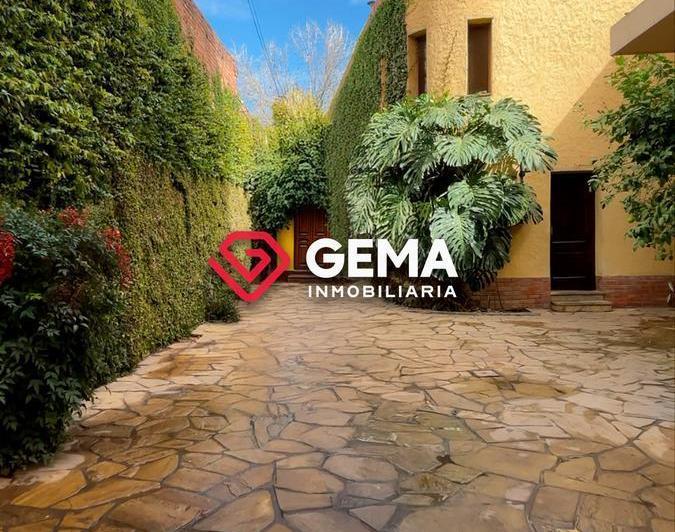 Casa · 432m² · 10 Ambientes · 4 Cocheras