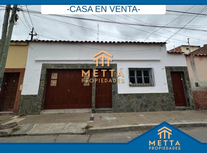 Casa · 300m² · 12 Ambientes · 1 Cochera