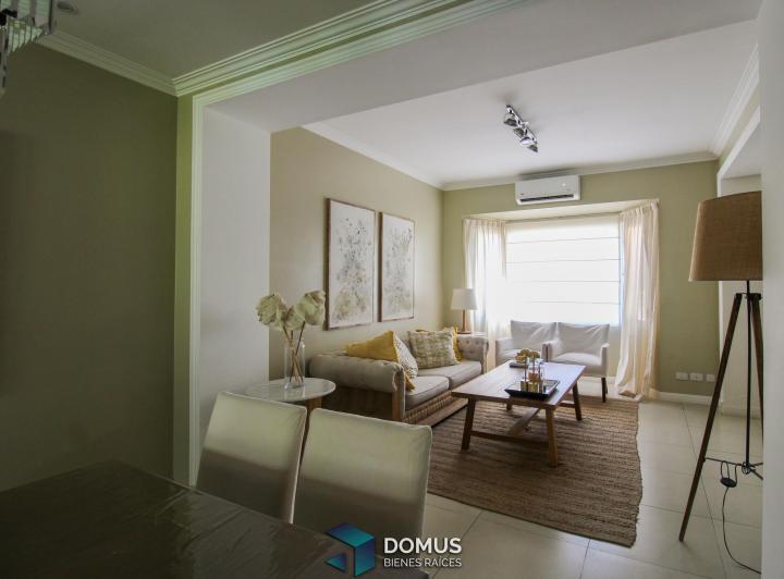 Casa · 386m² · 4 Dormitorios · 1 Cochera