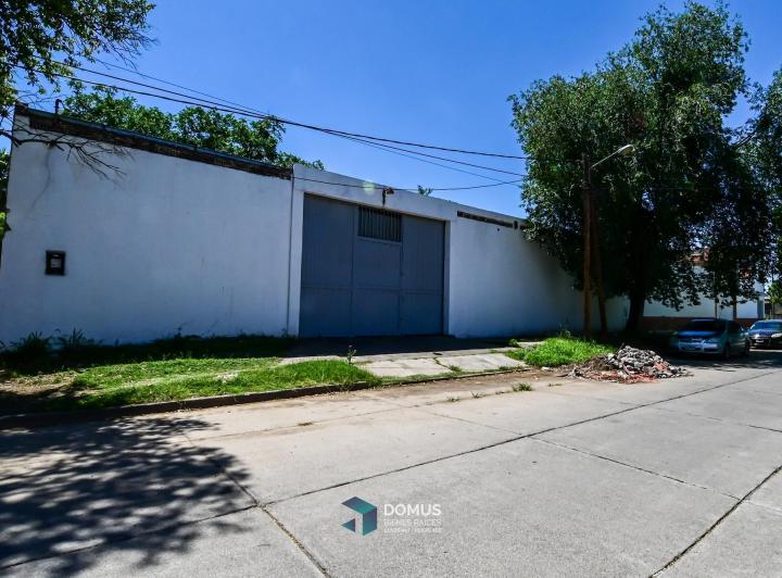 Bodega-Galpón · 410m² · 1 Dormitorio · 5 Cocheras