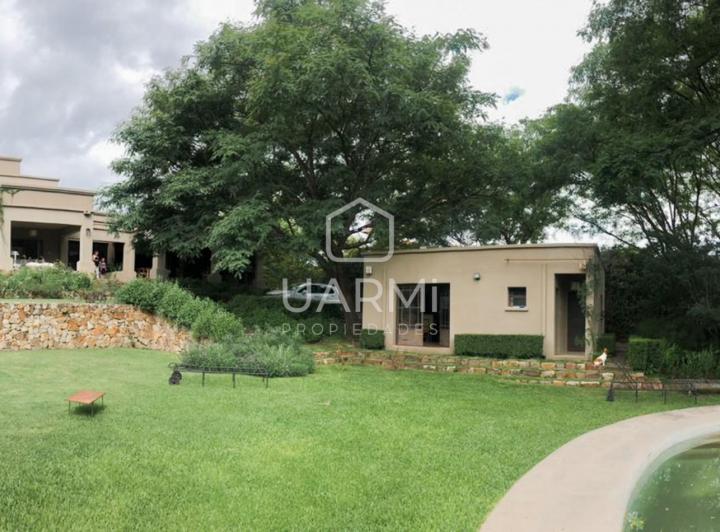 Casa · 375m² · 10 Ambientes
