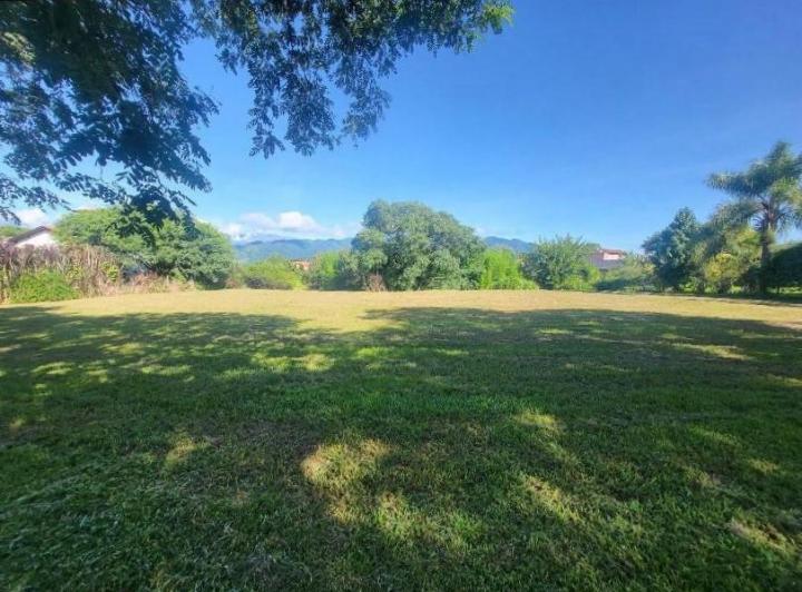 Terreno · 2500m²