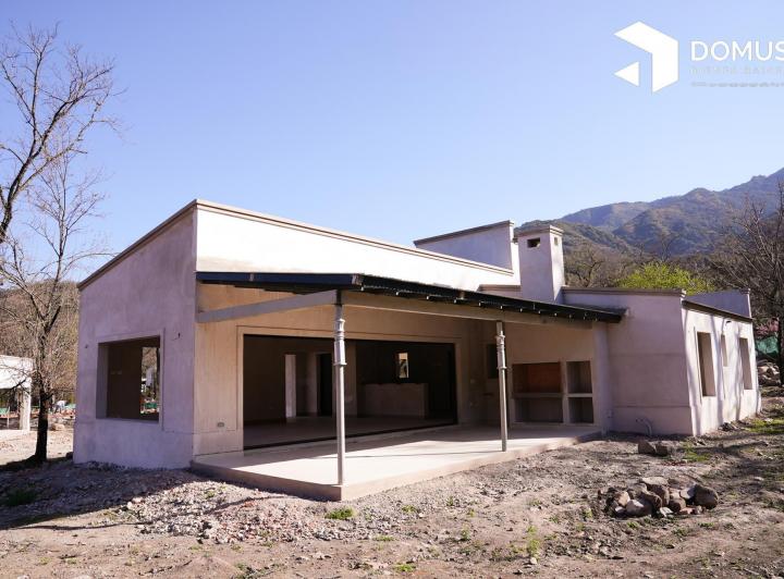 Casa · 210m² · 3 Dormitorios · 2 Cocheras