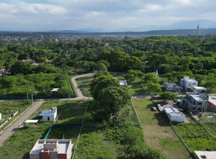 Terreno · 647m²