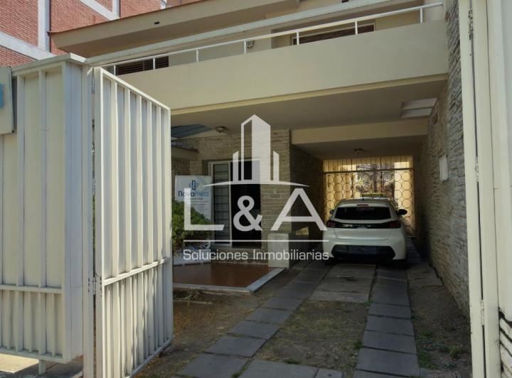 Casa · 331m² · 6 Ambientes · 2 Cocheras
