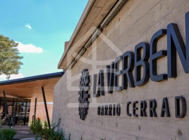 Terreno · 600m²