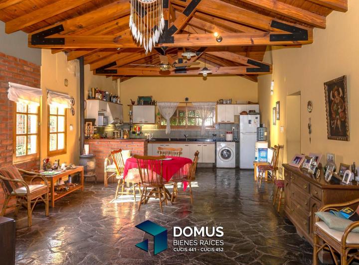 Casa · 140m² · 2 Dormitorios · 1 Cochera