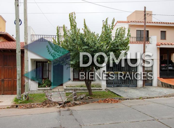 Casa · 250m² · 4 Dormitorios · 1 Cochera