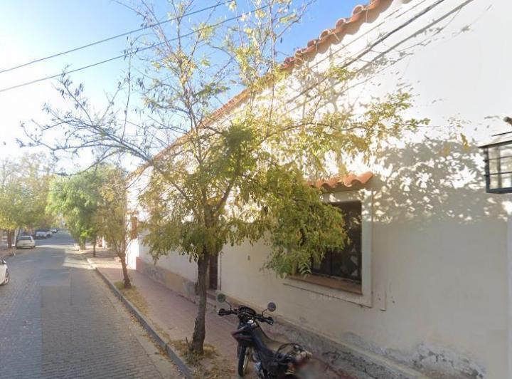 Terreno · 300m² · 5 Ambientes