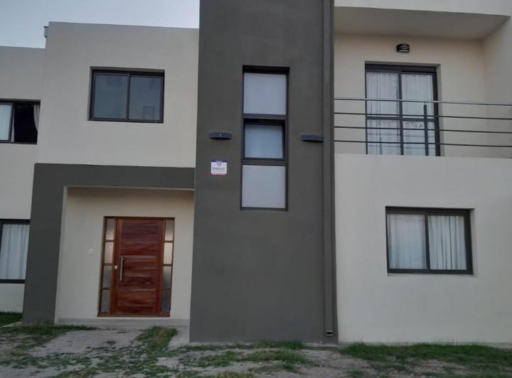 Casa · 178m² · 5 Ambientes · 2 Cocheras