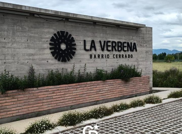 Terreno · 600m²
