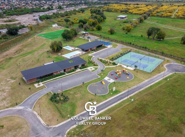 Terreno · 600m²