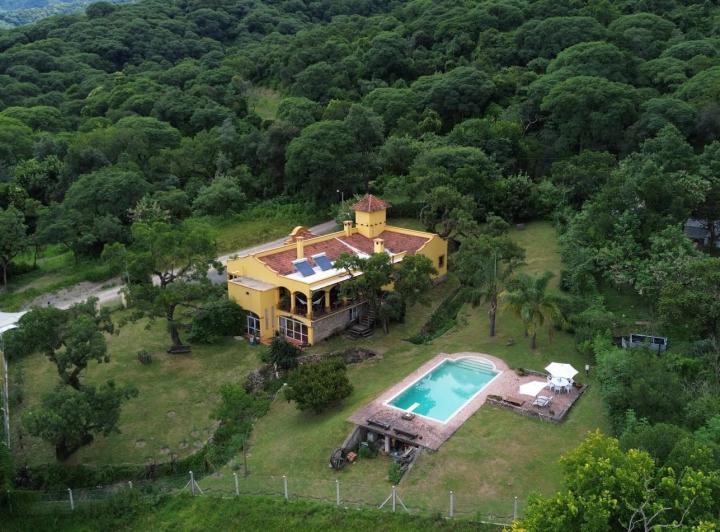 Casa · 450m² · 12 Ambientes · 1 Cochera