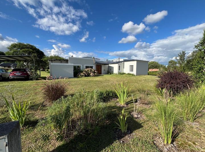 Casa · 250m² · 6 Ambientes · 2 Cocheras