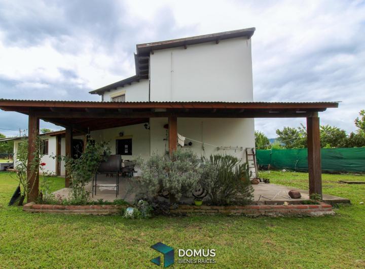 Casa · 160m² · 3 Dormitorios · 2 Cocheras