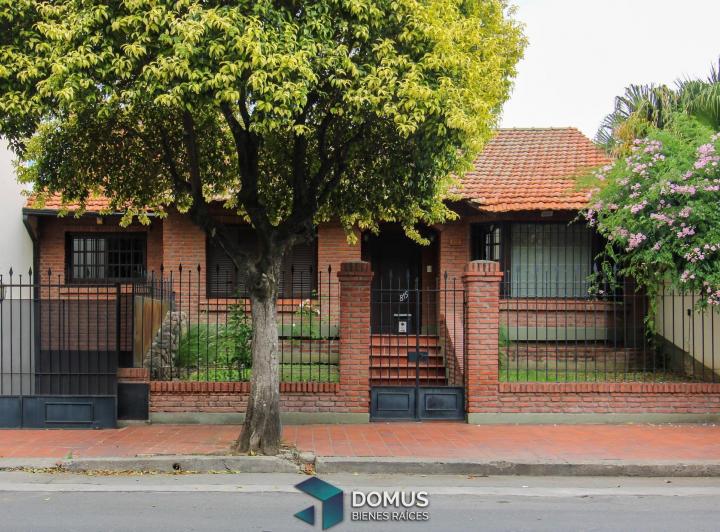 Casa · 173m² · 3 Dormitorios · 2 Cocheras