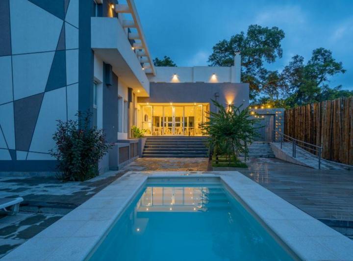 Hotel · 430m² · 9 Dormitorios