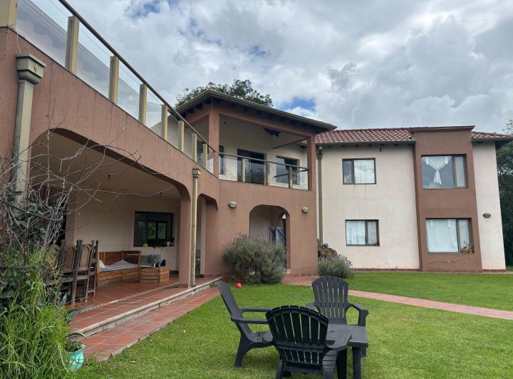 Casa · 260m² · 5 Ambientes