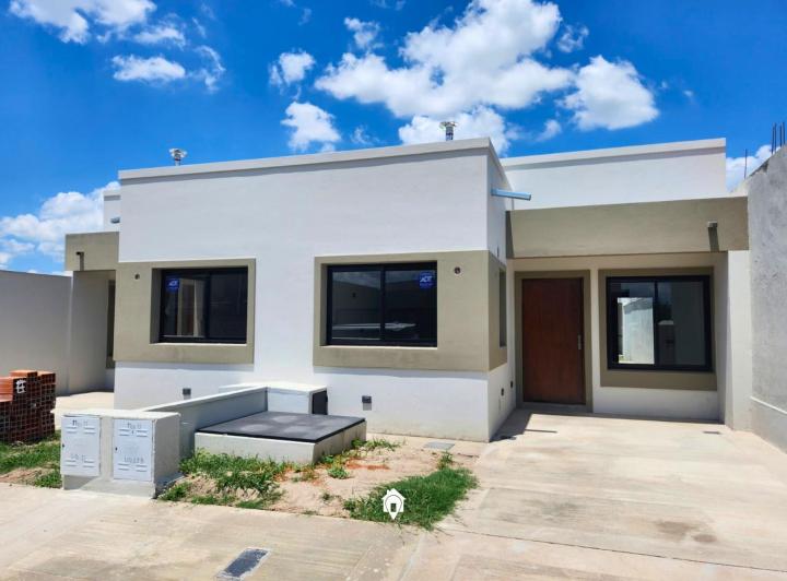 Casa · 81m² · 2 Dormitorios