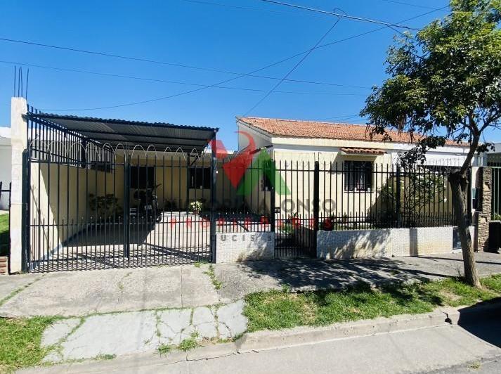 Casa · 11111m² · 7 Ambientes · 1 Cochera