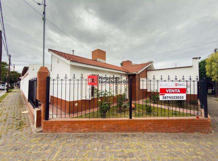 Casa · 140m² · 5 Ambientes · 1 Cochera