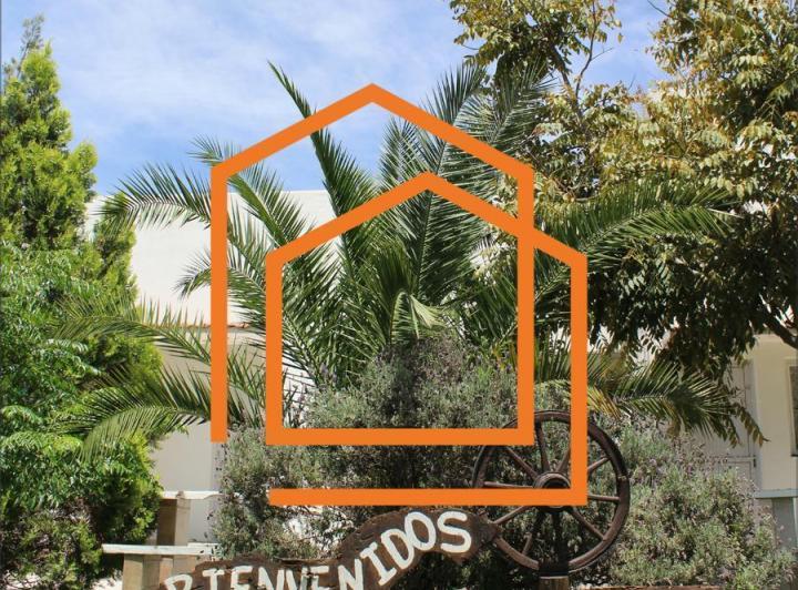 Casa · 300m² · 15 Ambientes · 6 Cocheras
