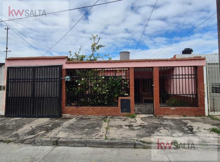 Casa · 275m² · 6 Ambientes · 1 Cochera