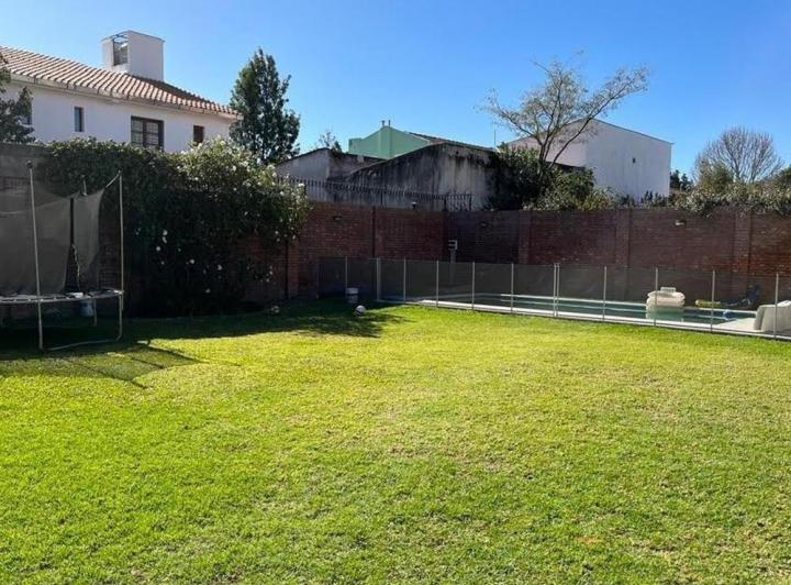 Casa · 370m² · 5 Ambientes · 2 Cocheras