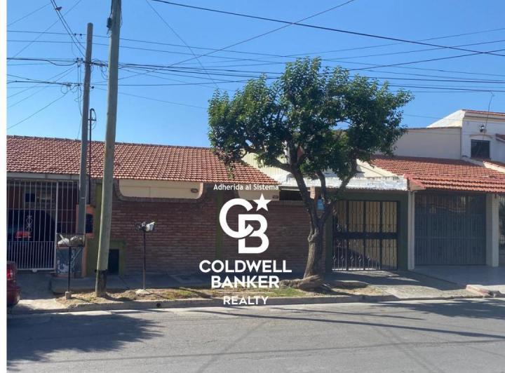 Casa · 180m² · 6 Ambientes