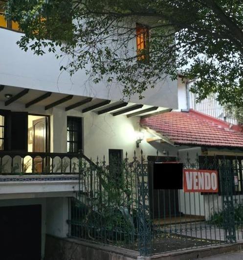 Casa · 222m² · 5 Ambientes · 2 Cocheras
