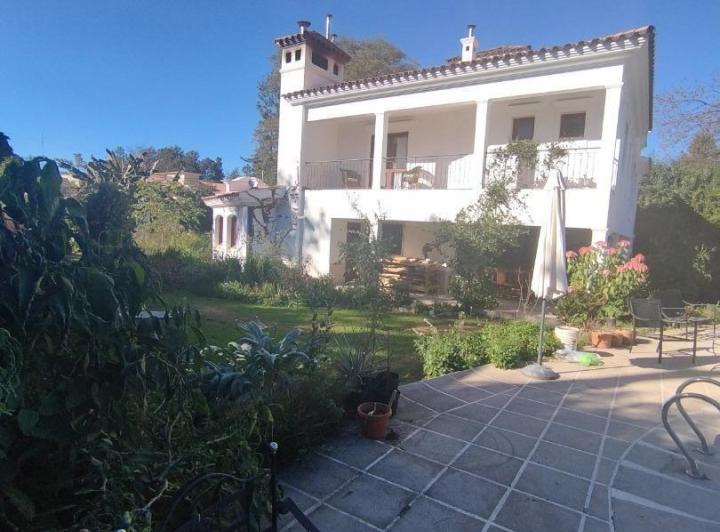 Casa · 529m² · 5 Ambientes · 5 Cocheras