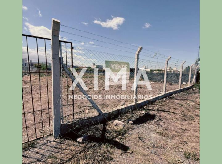 Terreno · 931m²