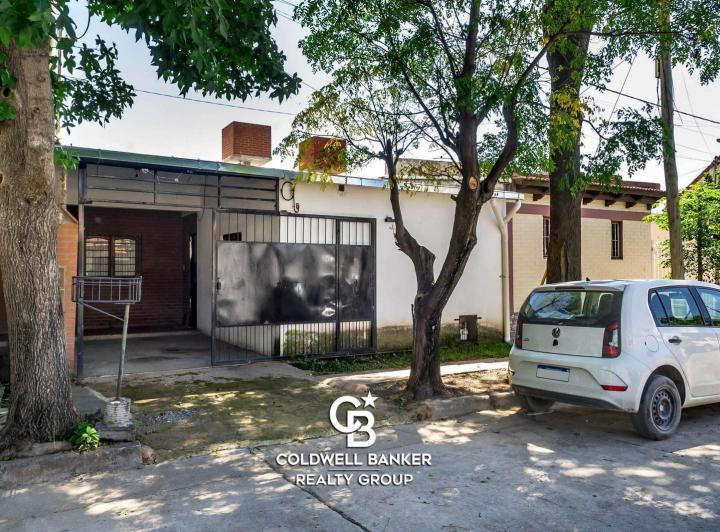 Casa · 74m² · 4 Ambientes · 1 Cochera