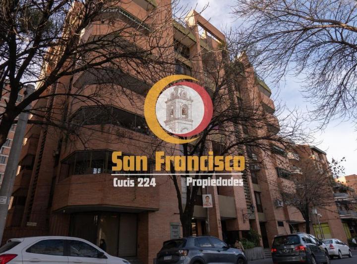 Departamento · 160m² · 7 Ambientes · 1 Cochera