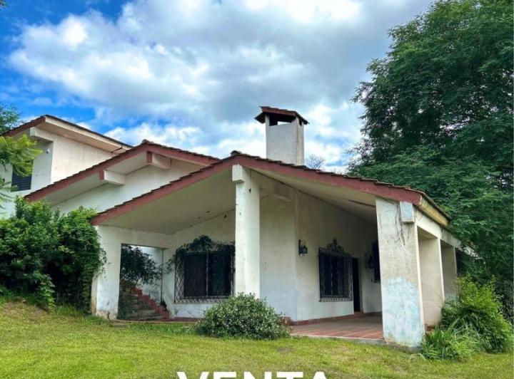 Casa · 400m² · 5 Ambientes · 2 Cocheras