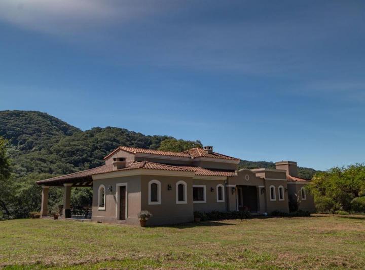 Casa · 194m² · 9 Ambientes