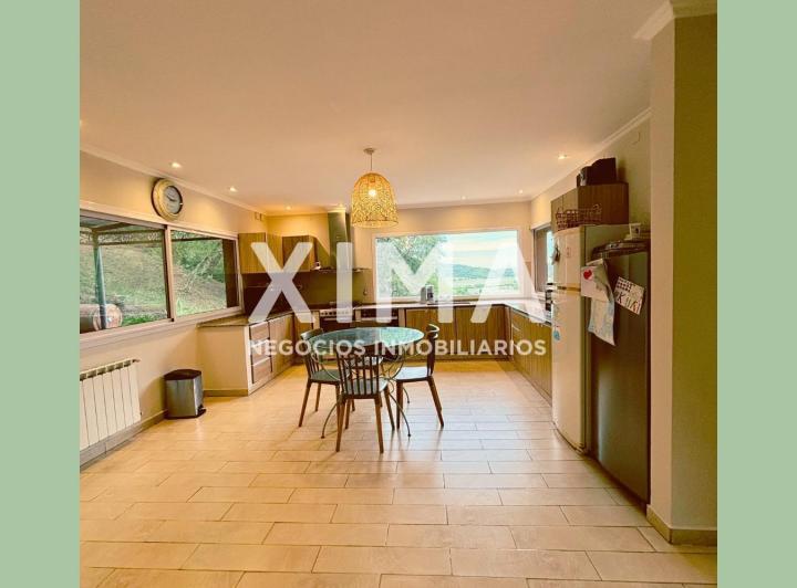 Casa · 280m² · 3 Dormitorios · 2 Cocheras
