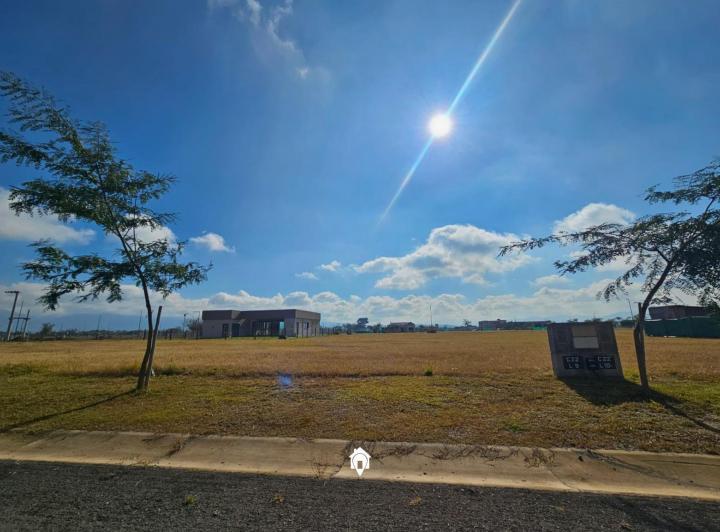 Terreno · 600m²