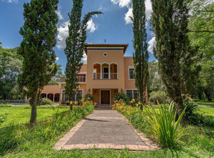 Casa · 10m² · 1 Ambiente · 1 Cochera