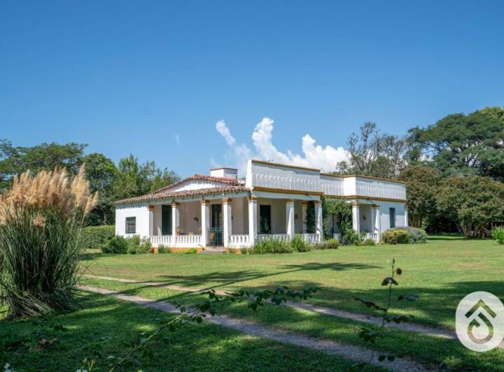 Casa · 406m² · 10 Ambientes · 4 Cocheras
