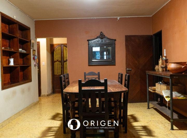Casa · 260m² · 7 Ambientes
