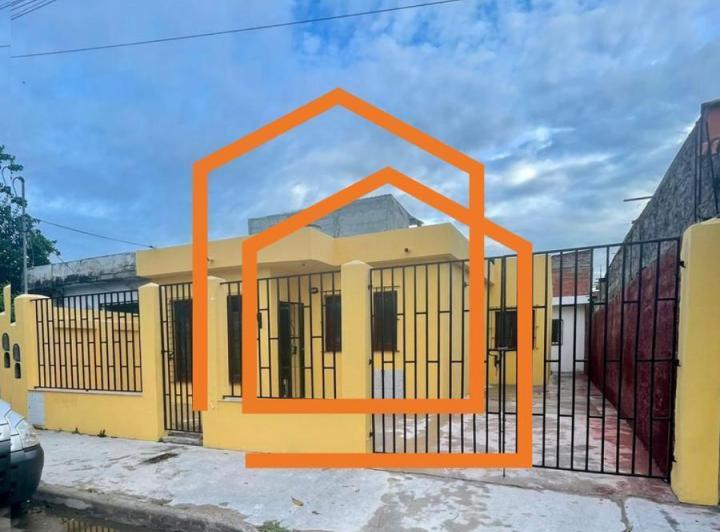 Casa · 80m² · 5 Ambientes · 2 Cocheras