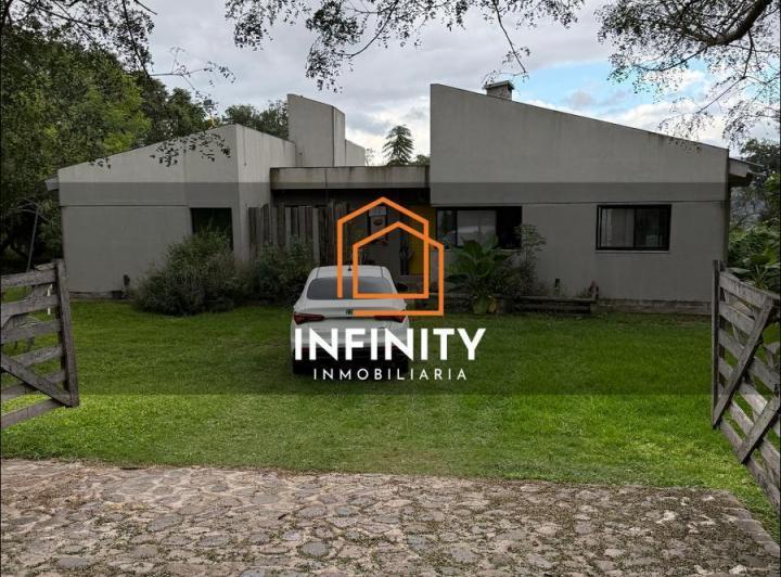 Casa · 200m² · 5 Ambientes