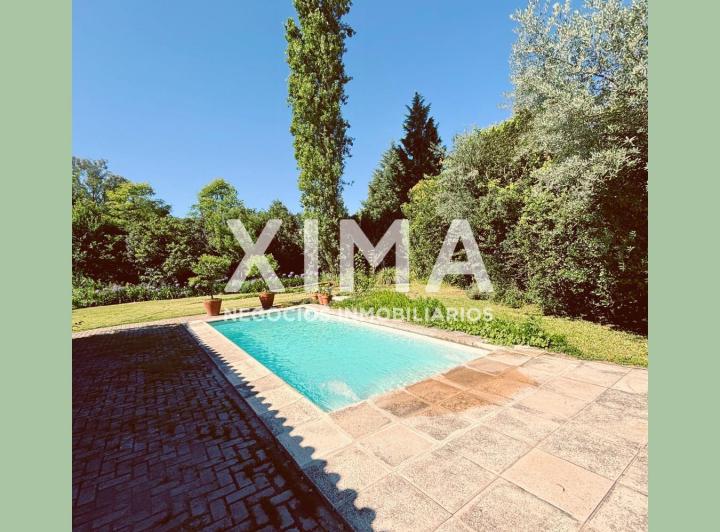 Casa · 390m² · 3 Dormitorios